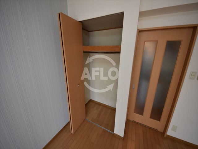 収納　パウゼ大手前　クローゼット