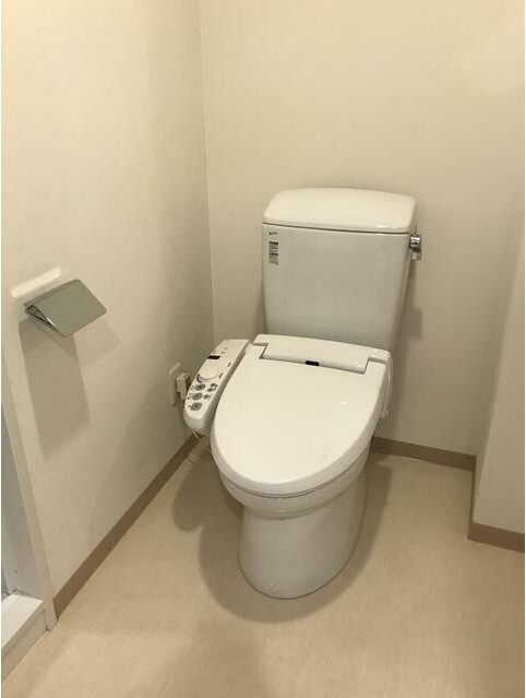 トイレ　嬉しい温水洗浄便座♪