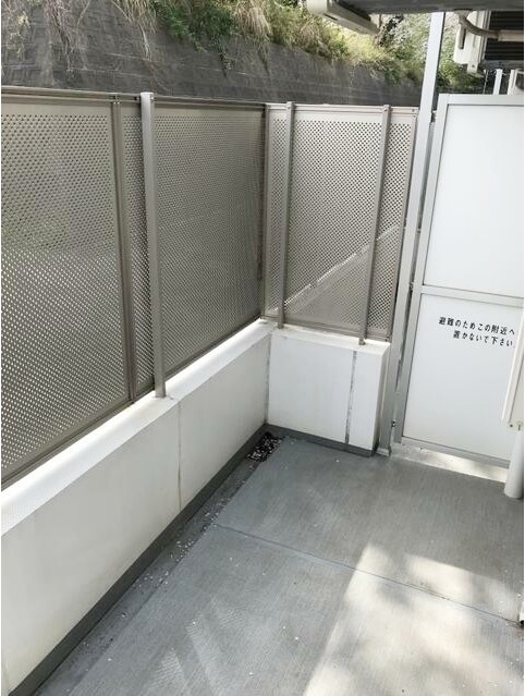 バルコニー　暖かな日差しのふりそそぐバルコニー♪