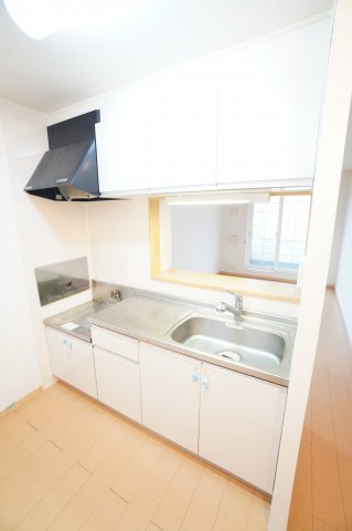 キッチン　※同物件・反転タイプの写真です。