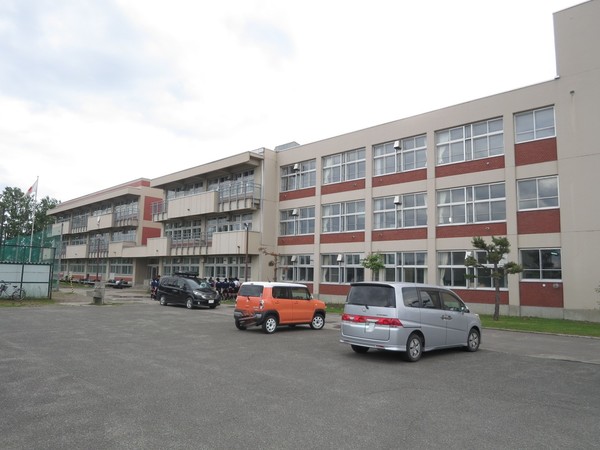 中学校　旭川市立明星中学校（中学校）まで1512m