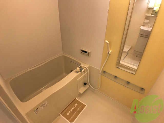 バス・シャワールーム　ゆっくり浸かりたいですね、追い焚きも付いてます