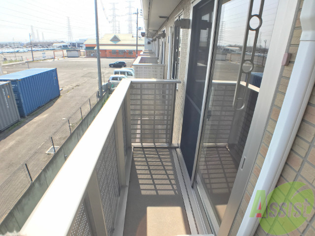 バルコニー　陽当たりもなかなかでお洗濯がはかどりそうです