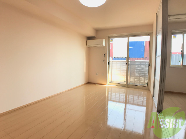 居室・リビング　リビングは１０．２帖、ひろびろしていていいですね