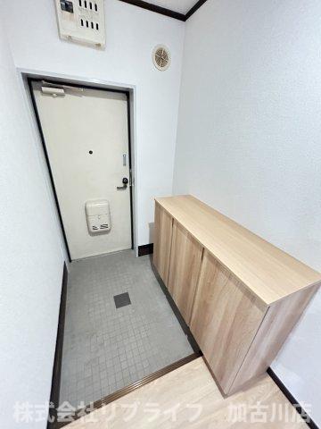 玄関　13号室参照