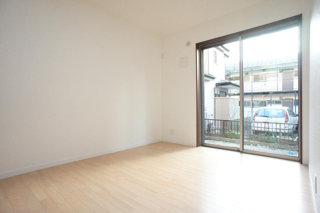 その他部屋・スペース　６帖の洋室です！南面日当り良好！