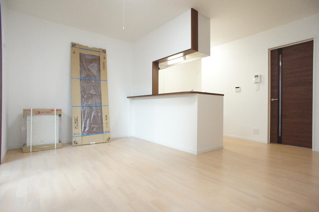 居室・リビング　１１帖の洋室！フローリング仕様！