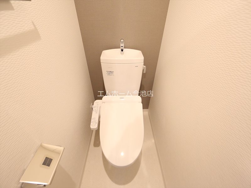 トイレ　温水洗浄便座付トイレ