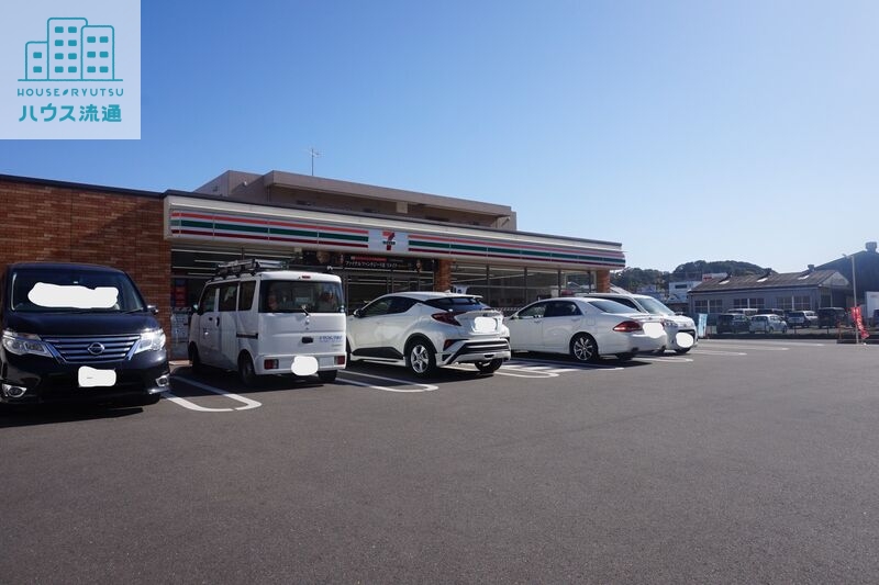 コンビニ　セブンイレブン多良見体育センター前店（コンビニ）まで756m