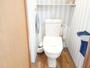 トイレ　トイレの上に棚があって便利♪