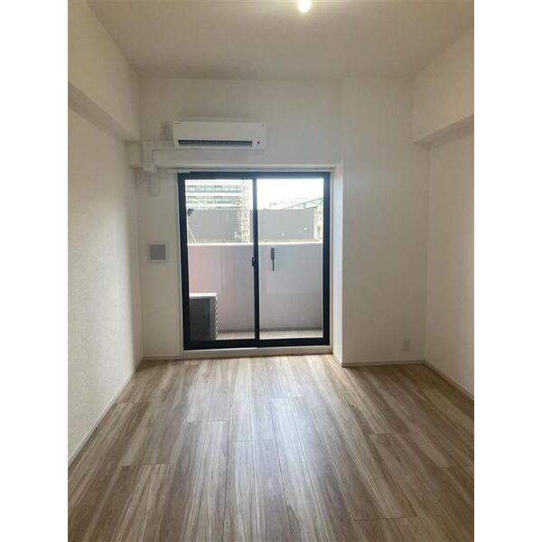 居室・リビング　※別部屋の参考写真です