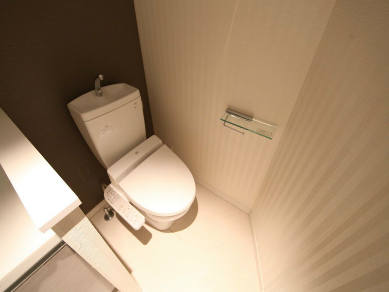 トイレ　温水洗浄便座付　アメリカンセパレート