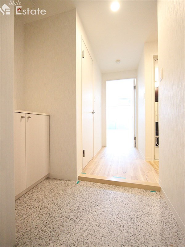 玄関　玄関　シューズボックスあり