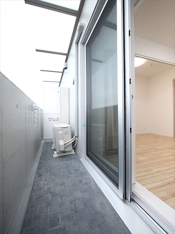 バルコニー　バルコニー