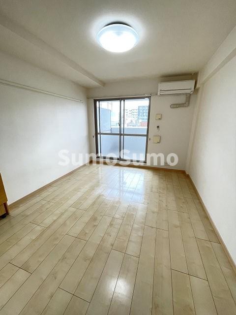 居室・リビング　ゆったり過ごせる居間です