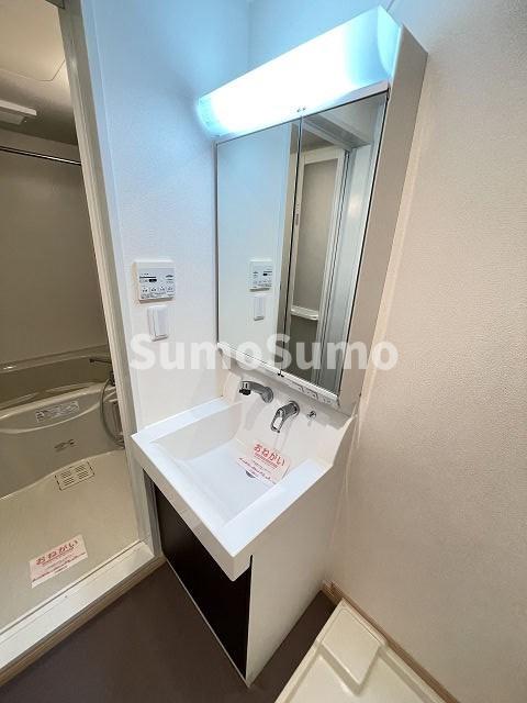 洗面設備　スペースが確保できる洗面所です