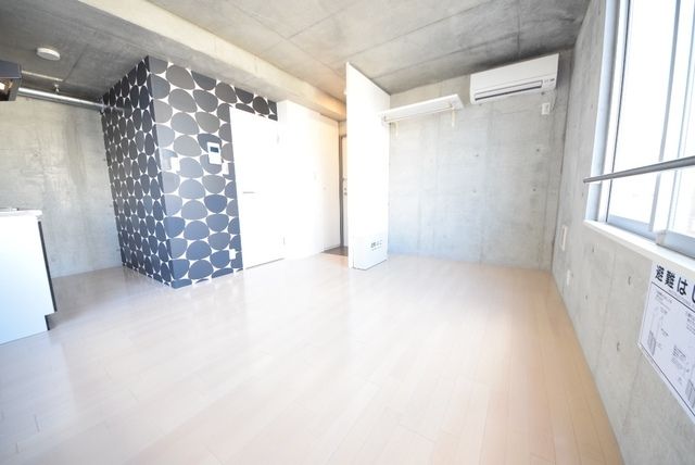 居室・リビング　9帖の洋室です