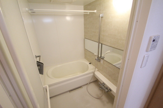 バス・シャワールーム　※別部屋の写真です