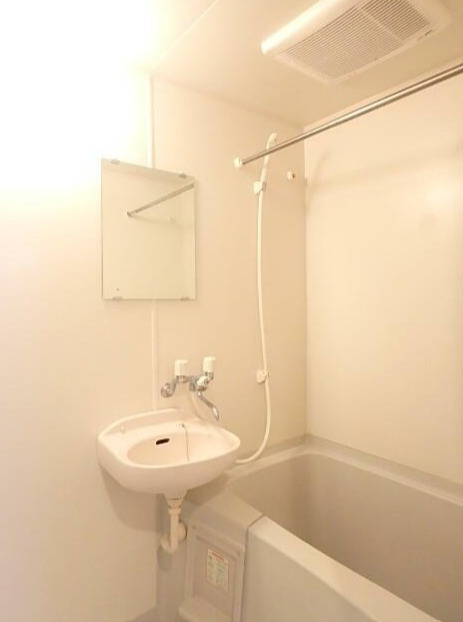 バス・シャワールーム　※別部屋参考写真