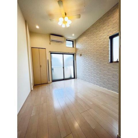 居室・リビング　室内