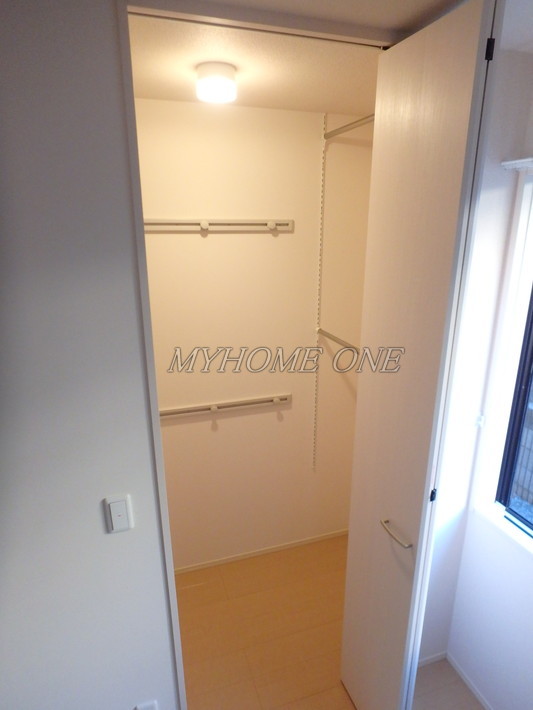 収納　ウォークインクローゼット、