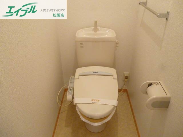 トイレ　同型参考写真