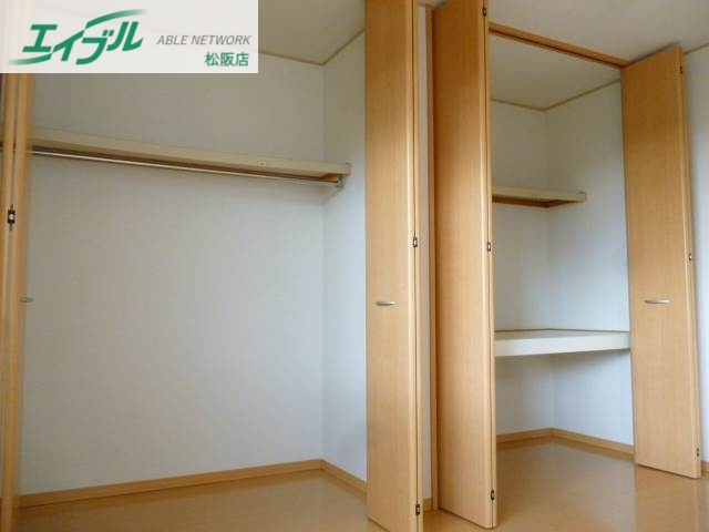 収納　同型参考写真