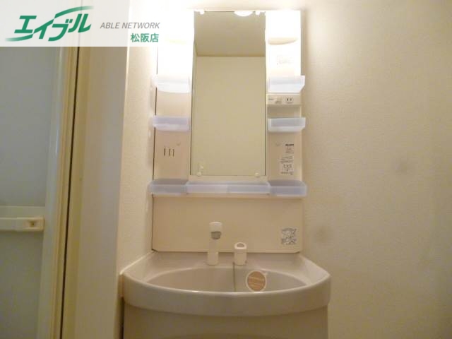 洗面設備　同型参考写真