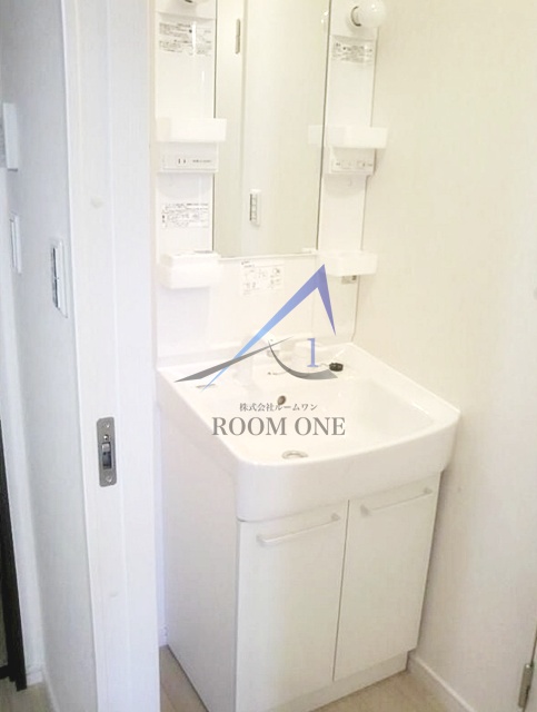 洗面設備　独立洗面台です。