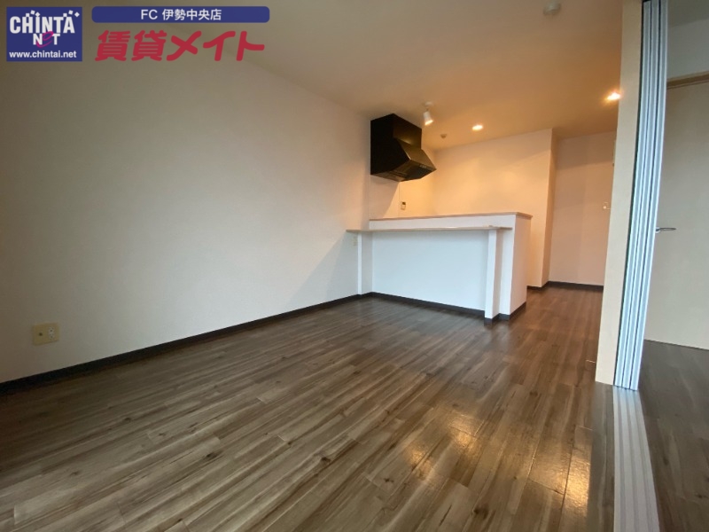 居室・リビング　同物件別室画像