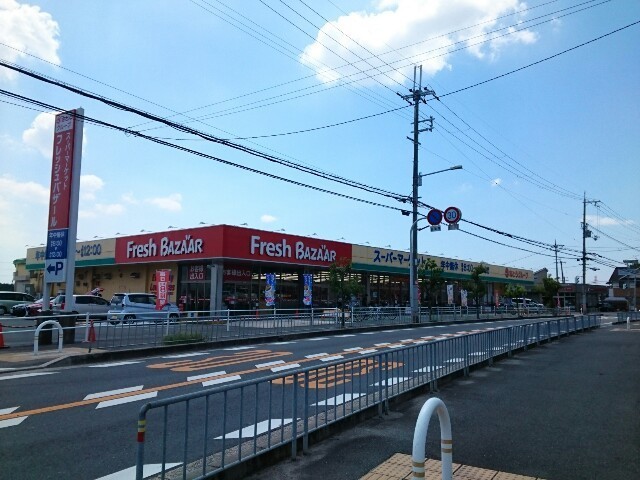 コンビニ　セブンイレブン（コンビニ）まで1698m