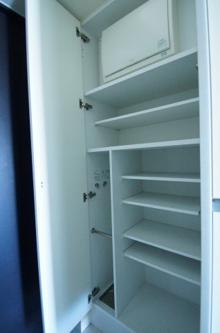 収納　シューズBOX