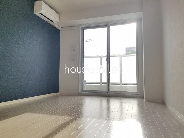 居室・リビング　明るいお部屋ですよ