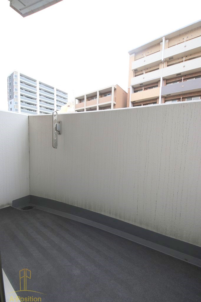 バルコニー　SERENiTE上町台