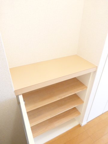 収納　シューズボックス