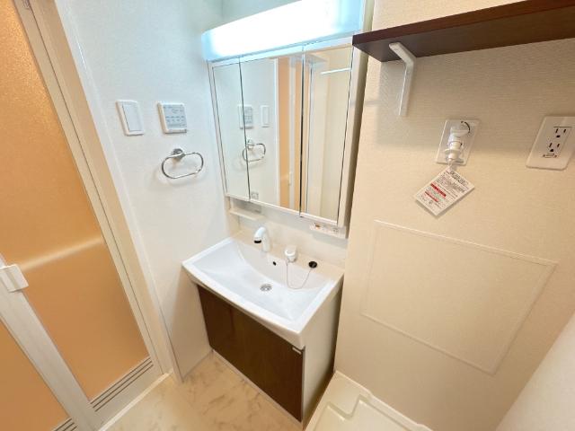 洗面設備　洗髪洗面化粧台