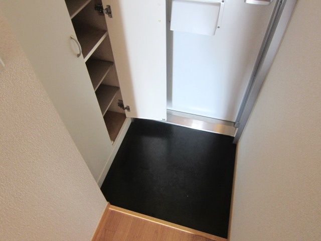 玄関　★お問い合わせはタウンハウジング府中店まで★