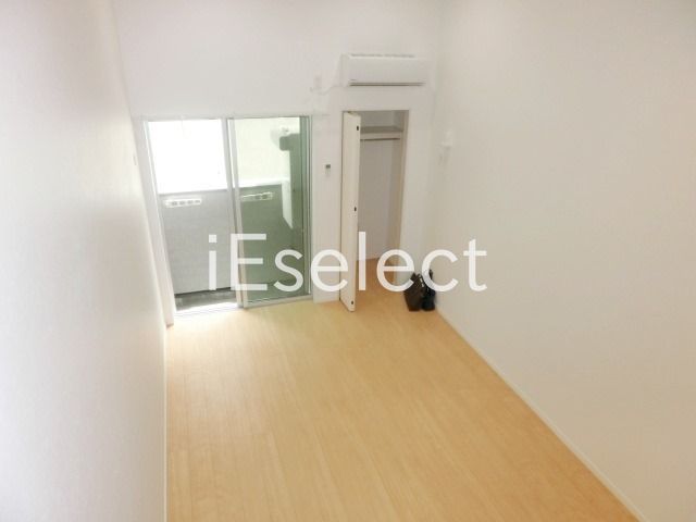 居室・リビング　ロフトから見たお部屋。