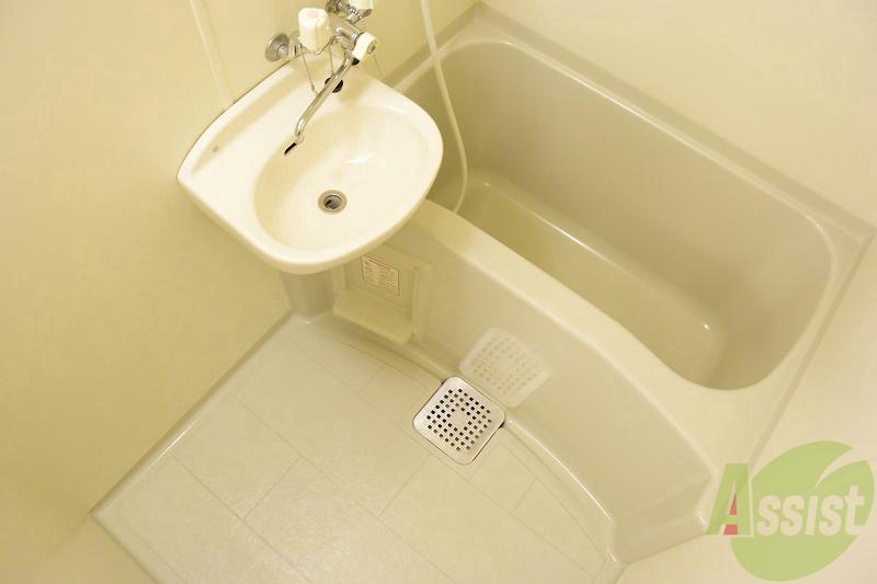 バス・シャワールーム　１日の疲れを癒せます