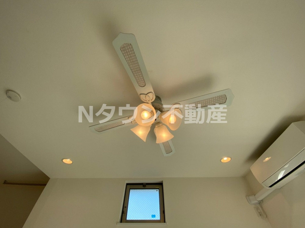 その他設備　シーリングファンライトです