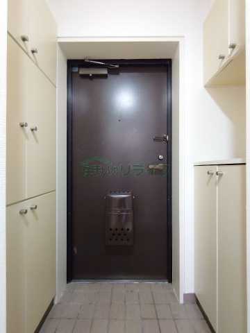 玄関　DeLCCS市谷払方町 （参考写真）