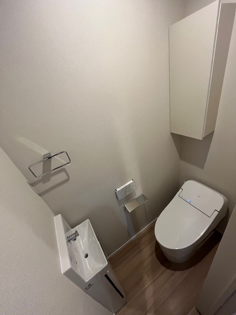 トイレ　同メーカー施工例（参考写真）