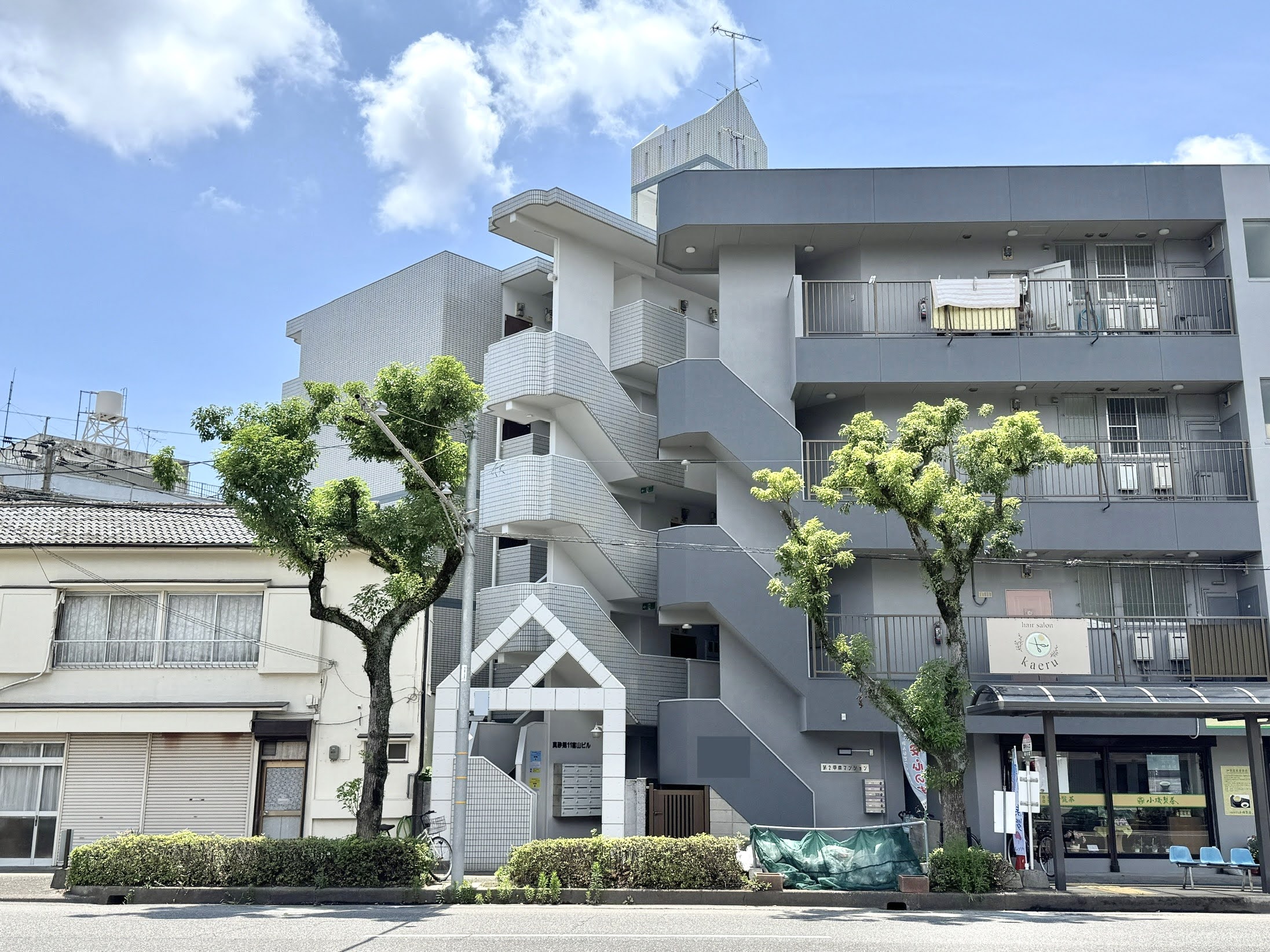 建物外観　スーパー、コンビニ豊富な真砂の物件！市電、バス停近く。