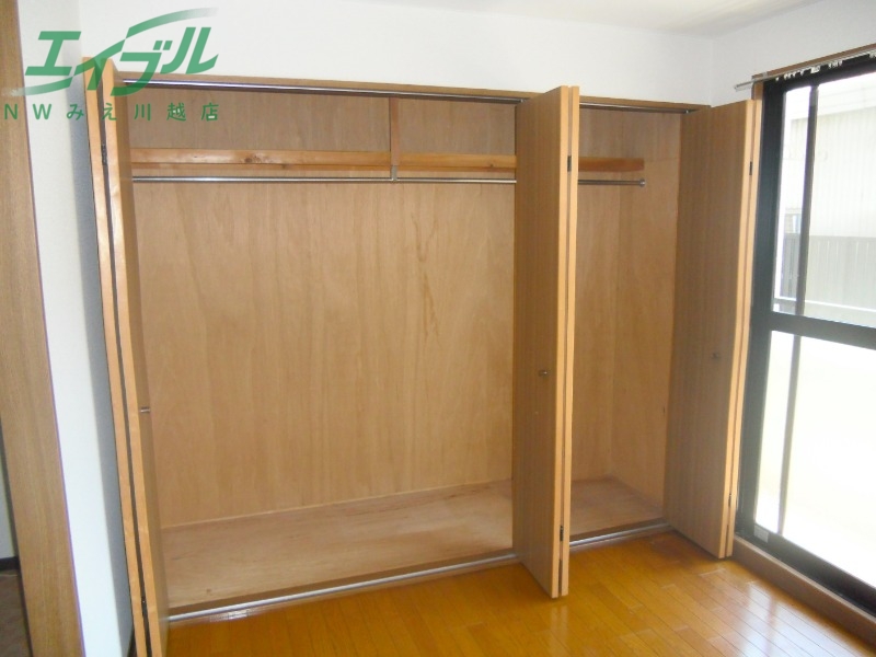 収納　同型参考写真