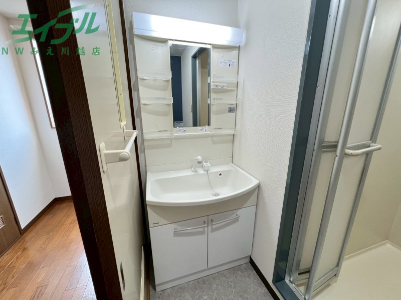 洗面設備　同型参考写真