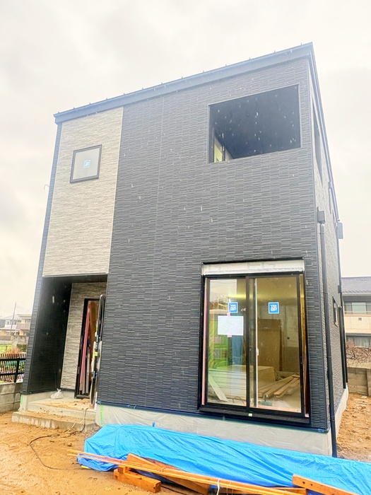 建物外観　建築中