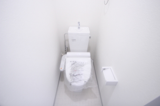 トイレ　※別号室の写真となっております。