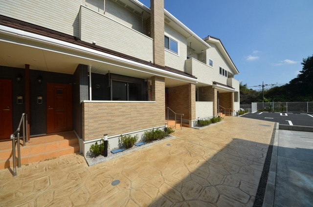 エントランス　★共用部分もしっかりお手入れされています★