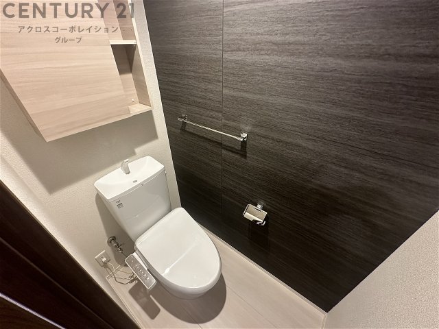 トイレ　温水洗浄便座機能付きのトイレです♪