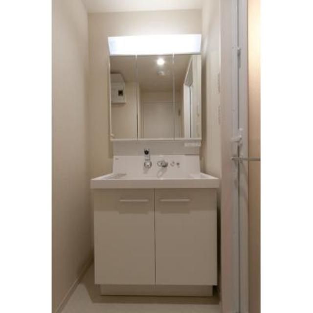 洗面設備　※写真は同タイプ住戸です。